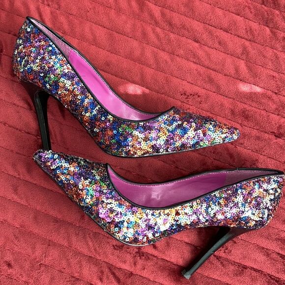 🤩 dance 💃 🪩 the night away in sequins heels 👠 sparkle ✨ 💖 ❇️ - Picture 1 of 16